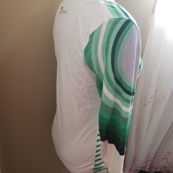 Top - Picture 4 of 5